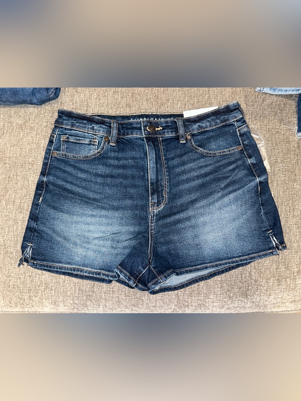 American Eagle Mom Short